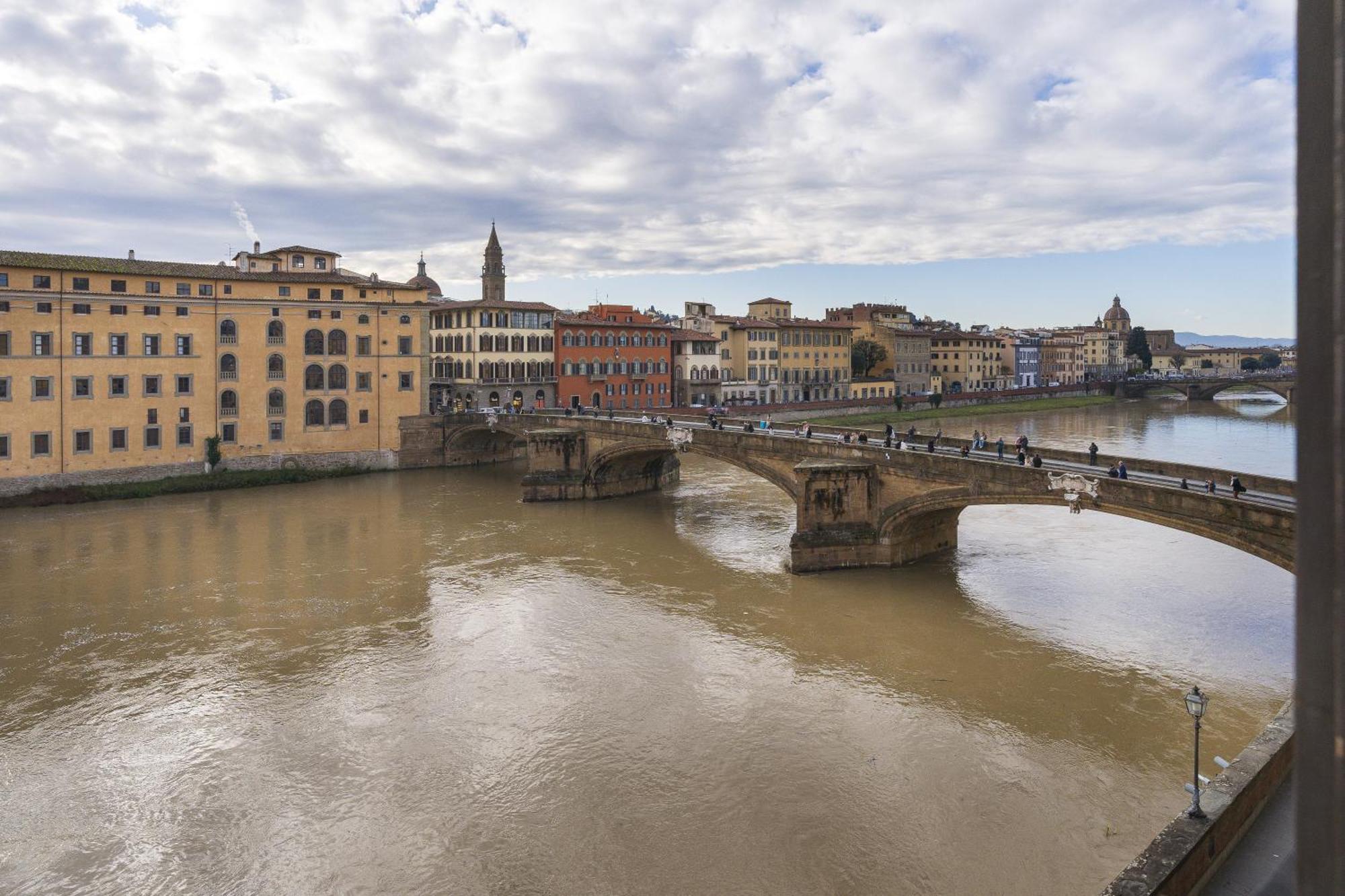 Acciaiuoli 18